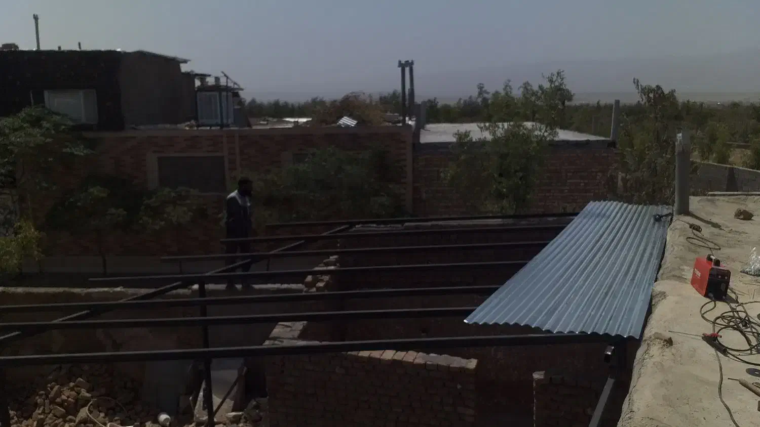 جوشکاری ونصب سقف ایرانتی ونبشی کشی|خدمات پیشه و مهارت|بیرجند, |دیوار