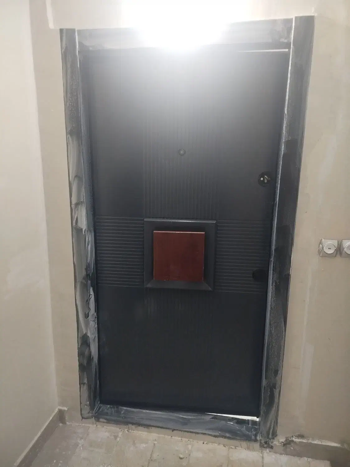 نصب و ریگلاژ درب ضد سرقت و لابی صفر تا صد|خدمات پیشه و مهارت|تبریز, |دیوار