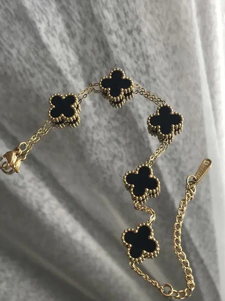 دستبند ونکلیف|بدلیجات|قم, انسجام|دیوار