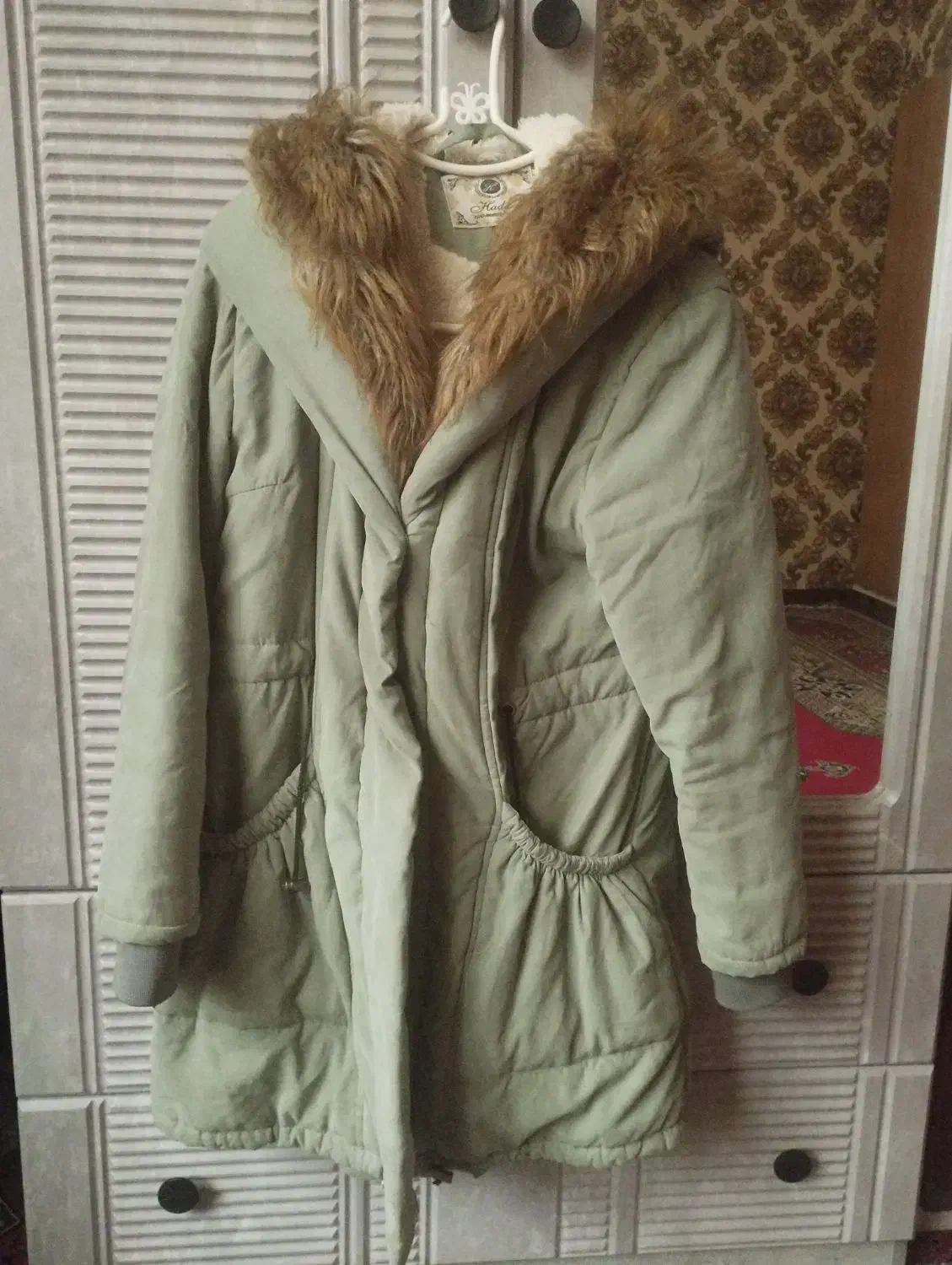 کاپشن زنانه|لباس|شیراز, کوشک میدان|دیوار