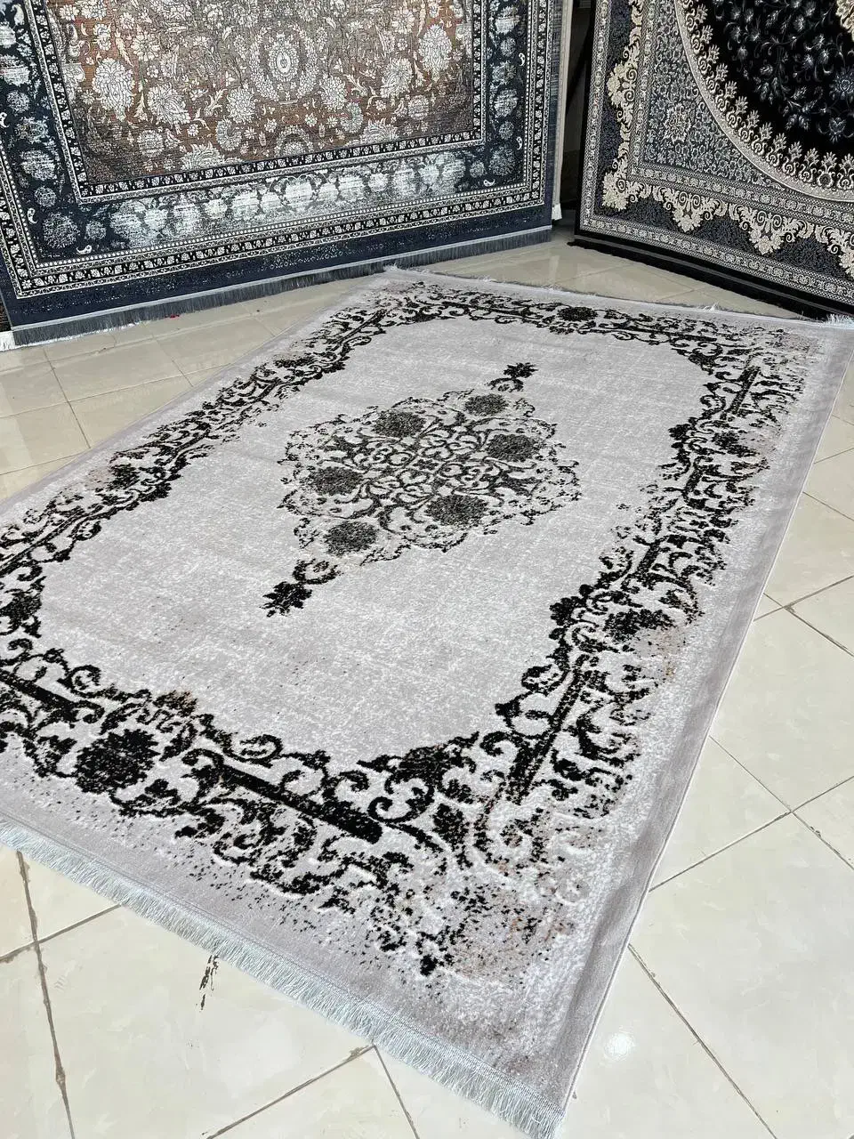 فرش خوب ویترین نقره ای/اکبندداخل کاور|فرش|کرج, کمالشهر|دیوار