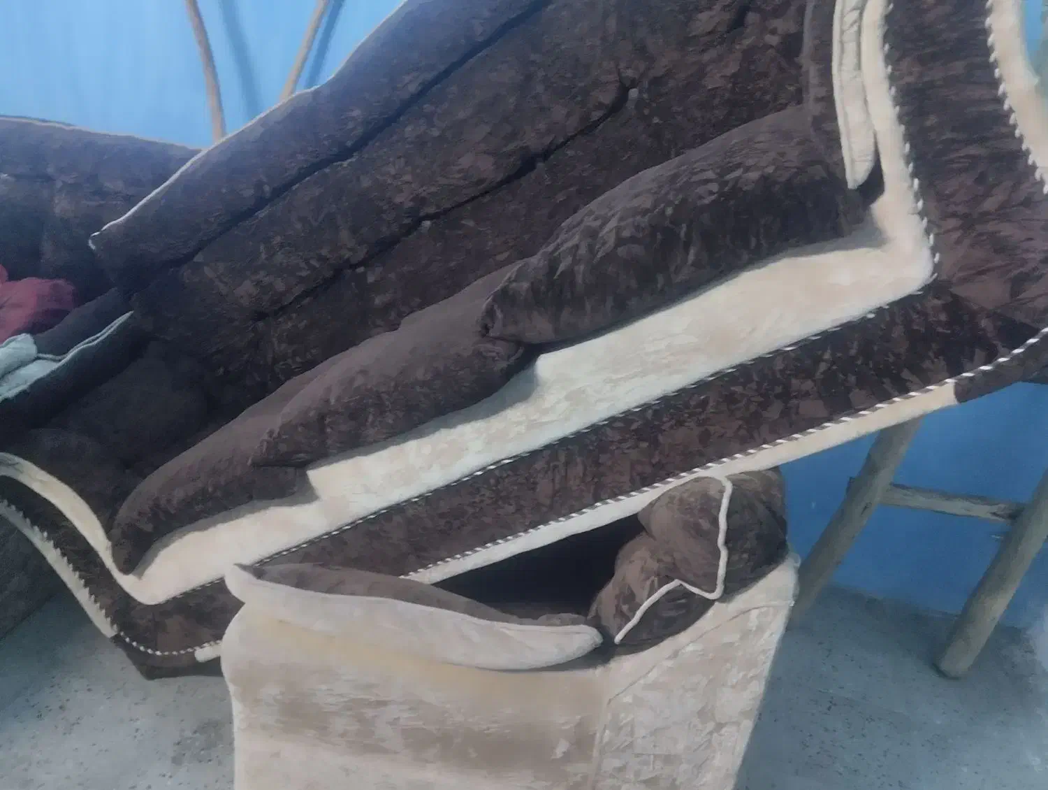 مبل سالم و شیک کار کرده قیمت مناسب|مبلمان خانگی و میز عسلی|بروجرد, |دیوار