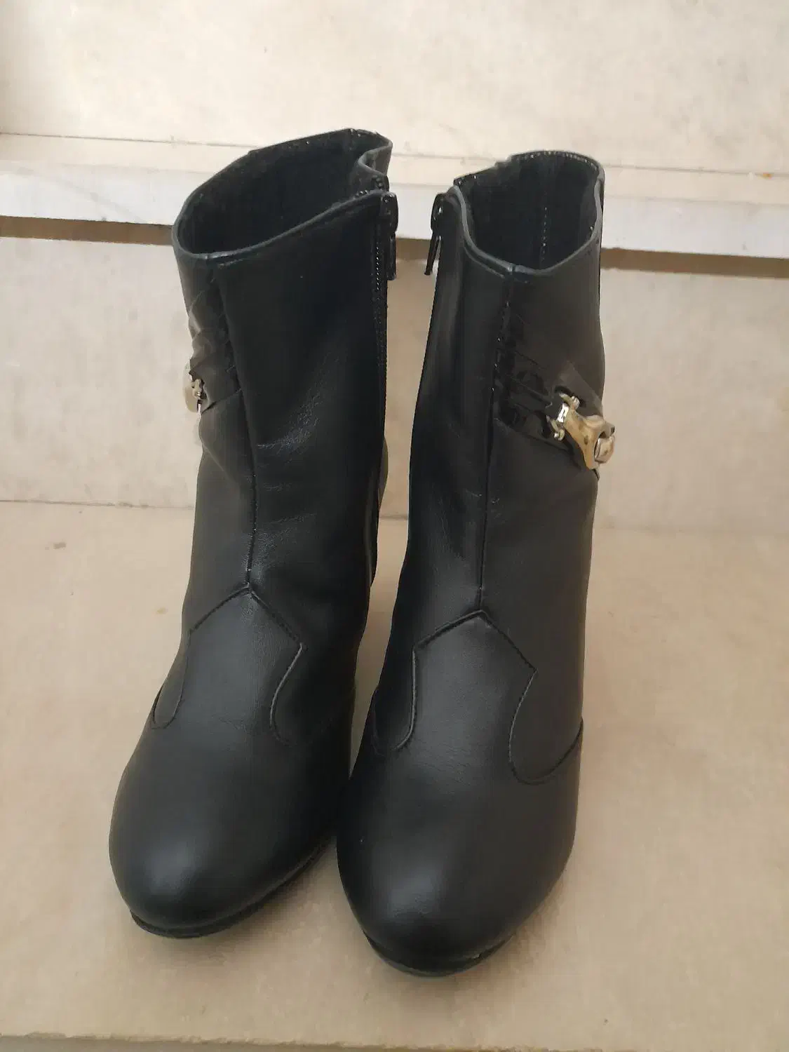 بوت زنانه شیک|کیف، کفش، کمربند|ازنا, |دیوار