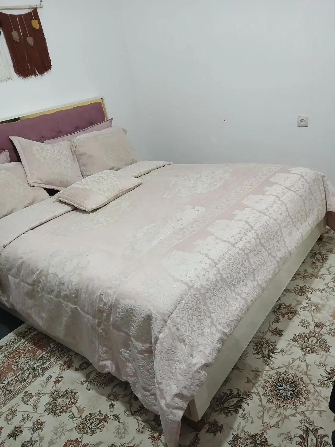 سرویس تخت خواب جنس عالی دست ساز|تخت و سرویس خواب|کوهدشت, |دیوار