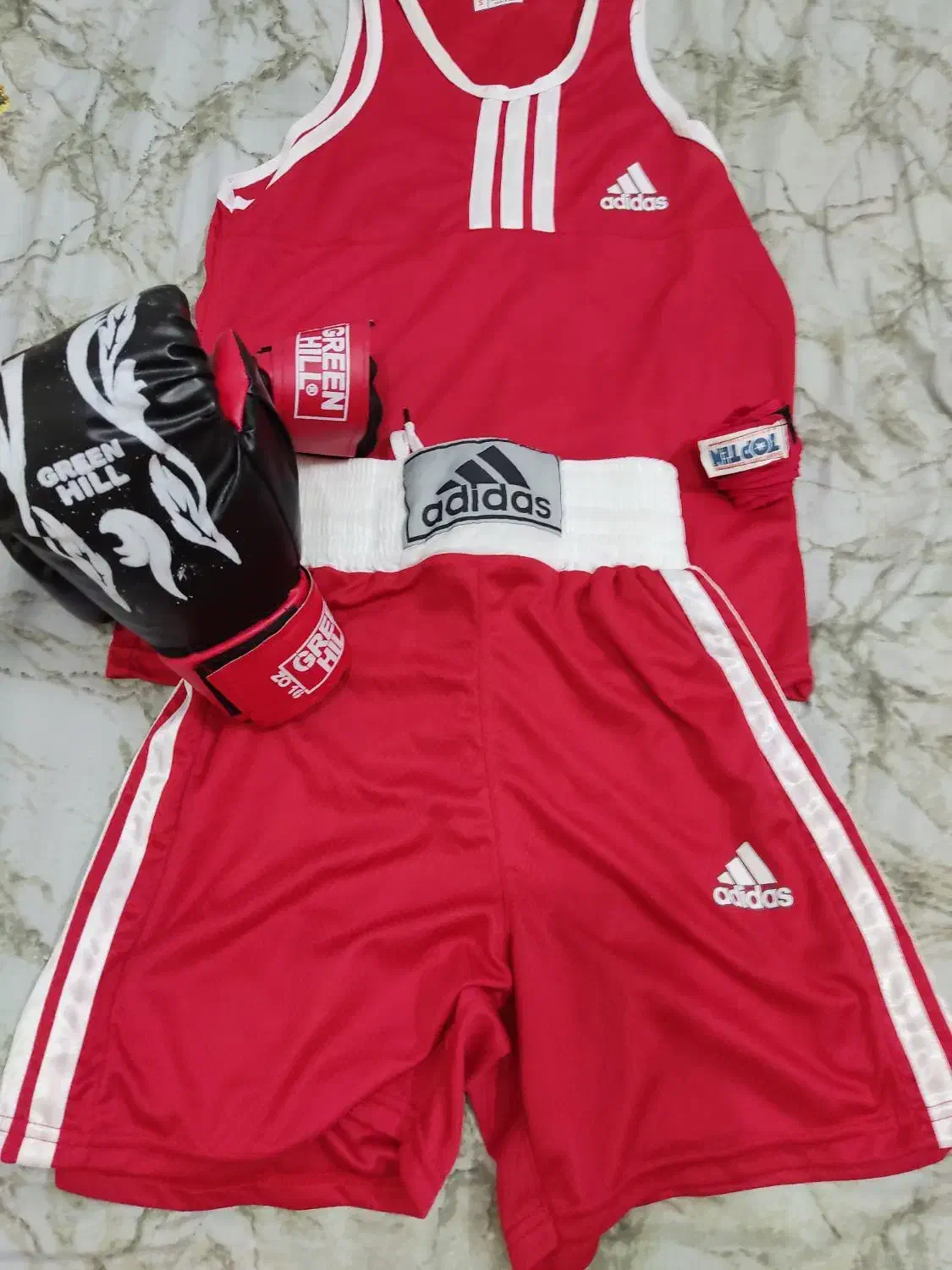 لباس بوکس با دستکش|تجهیزات ورزشی|پاکدشت, حصار امیر|دیوار