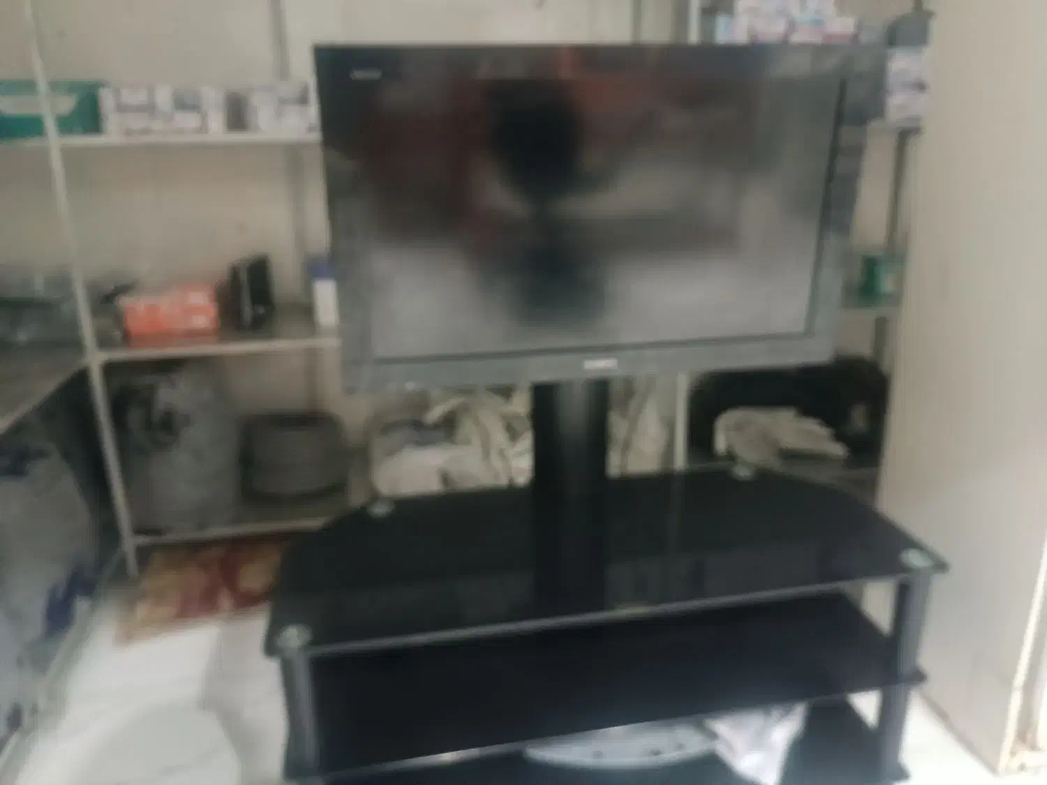 تلوزیون ۳۲ سونی باگیرنده دیجیتال ومیز شیشهفراشبند|تلویزیون و پروژکتور|فراشبند, |دیوار