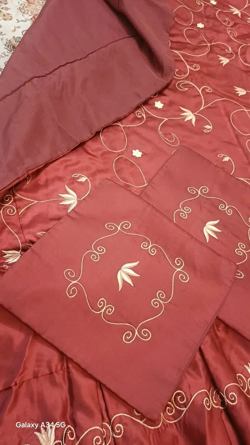 رو تختی دو نفره ساتن کم استفاده شده|سرویس روتختی|تهران, نارمک جنوبی|دیوار