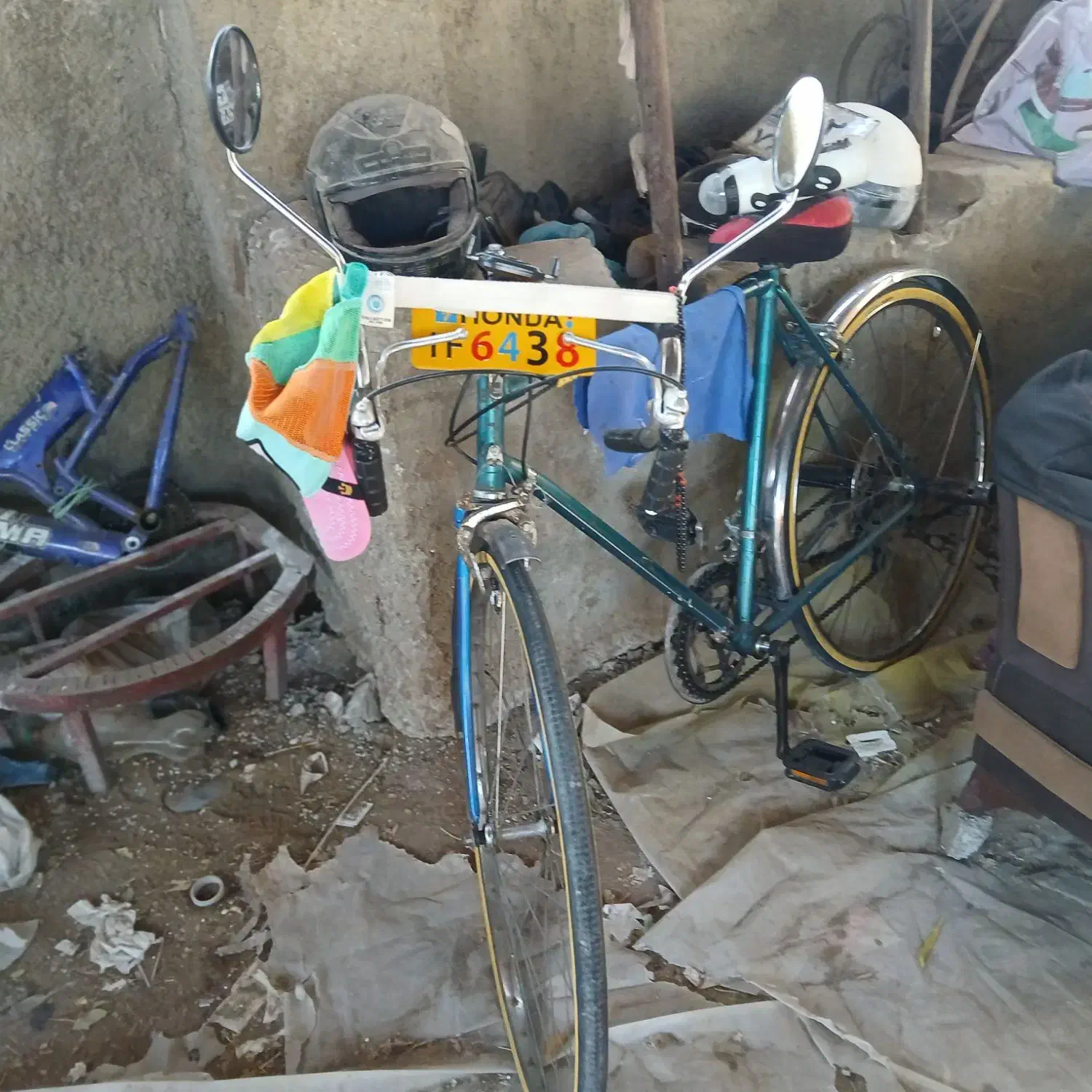 دوچرخه کورسی فابریک سالم و دوچرخه ۲۶ و تعدای وسایل|دوچرخه، اسکیت، اسکوتر|ماهدشت, |دیوار