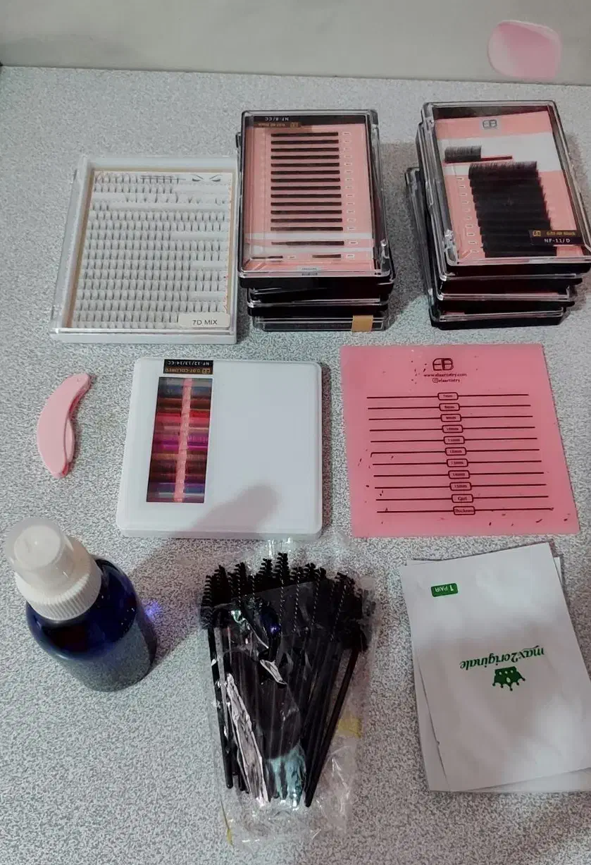 لوازم اکستنشن مژه+کله مانکن|آرایشی، بهداشتی، درمانی|رشت, چله خانه|دیوار