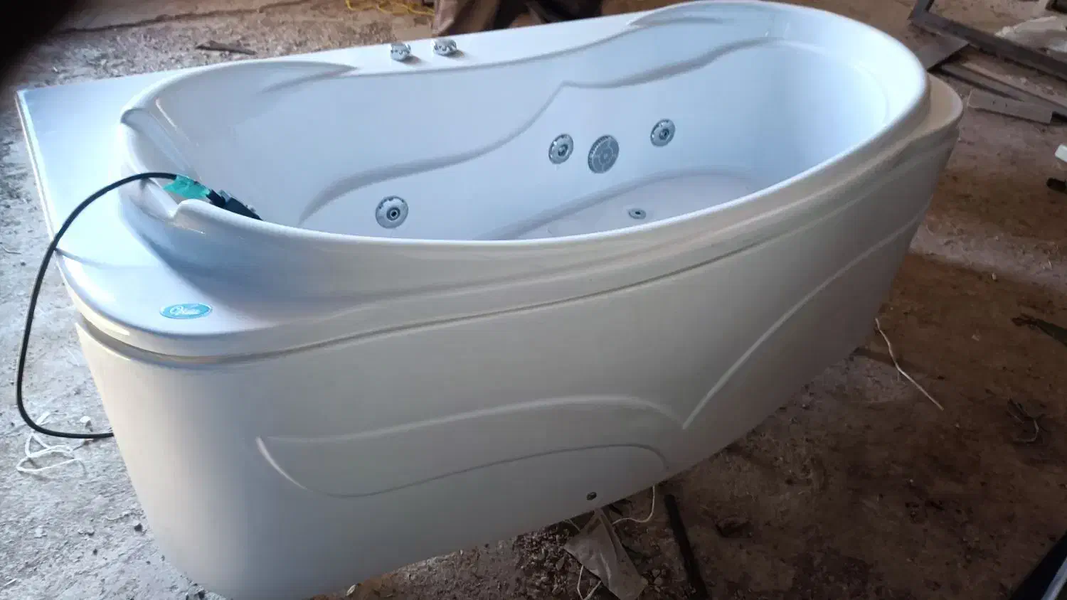 یک دستگاه جکوزی نونوویک عددشومینه|لوازم حمام|فسا, |دیوار