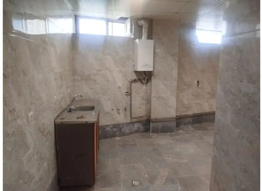 زیرزمین تجاری بهداشتی در بهترین نقطه شهر|اجارهٔ مغازه و غرفه|اهر, |دیوار