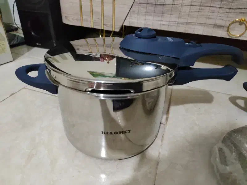 زودپز دو قلو اتریشی|ظروف پخت‌وپز|بومهن, |دیوار