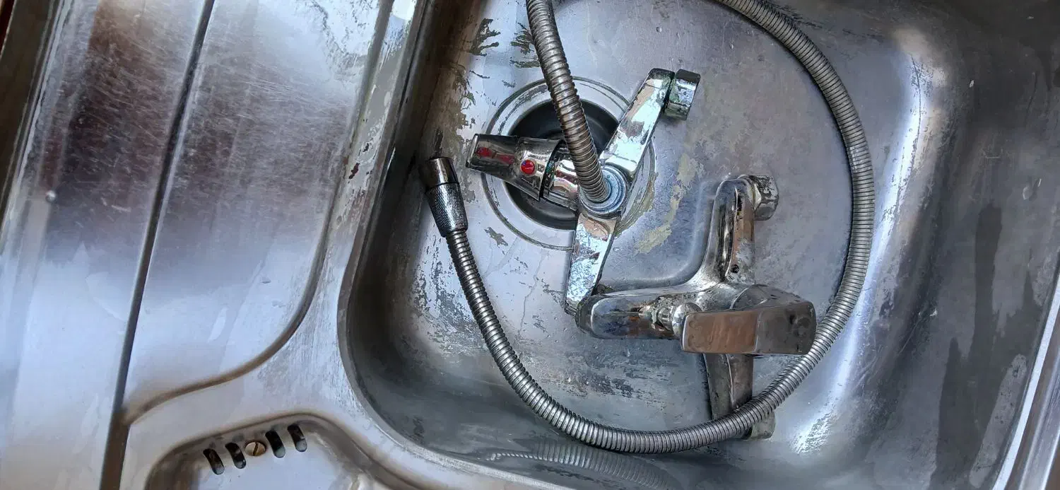 شیرآلات و سینک آشپزخانه و روشویی|مصالح و تجهیزات ساختمان|خمین, |دیوار