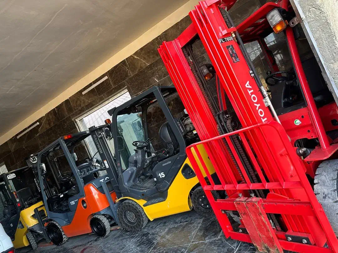 لیفتراک تویوتا 2.5 تن  دیزل|خودرو سنگین|تهران, چیتگر شمالی|دیوار