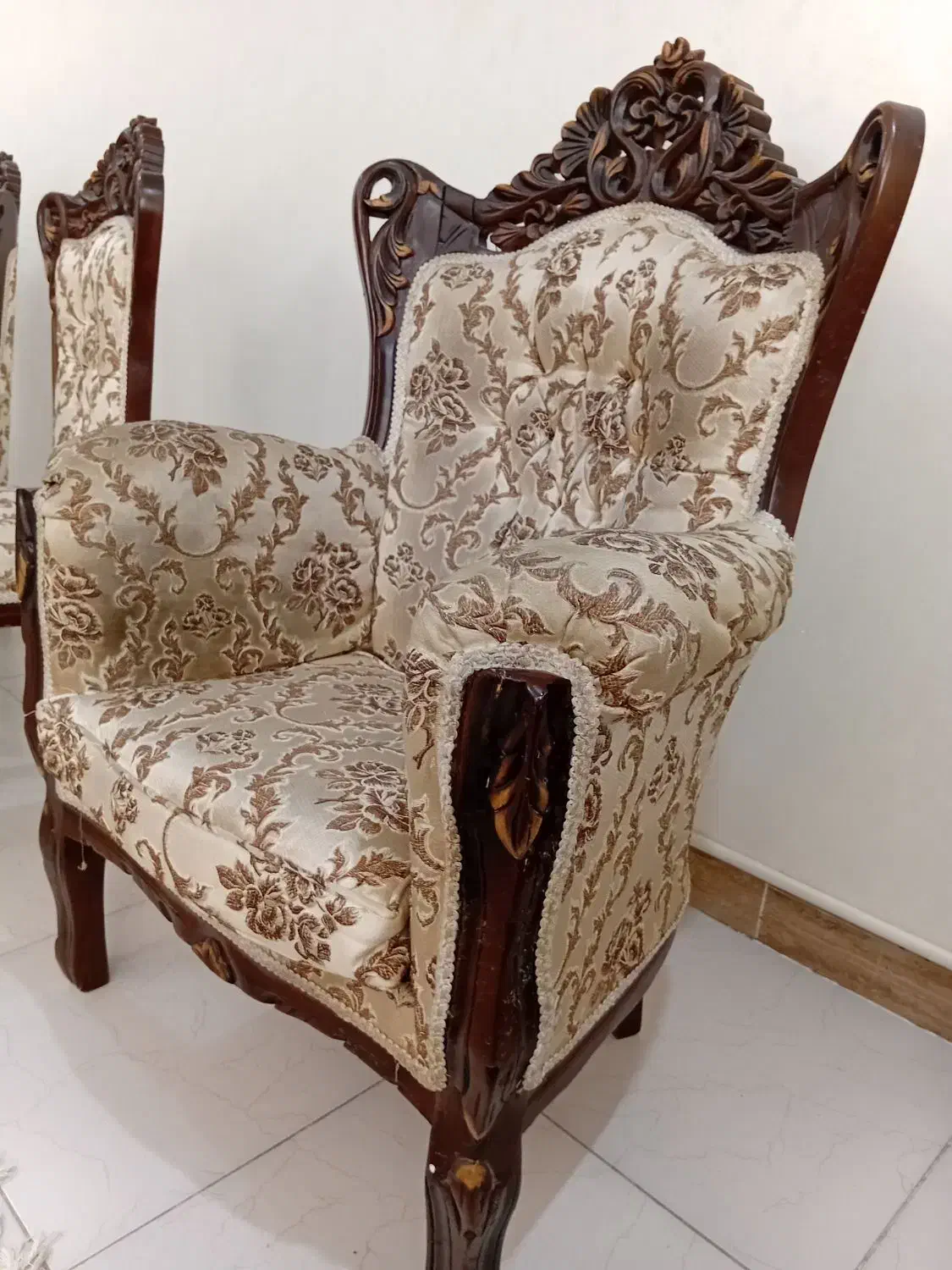 مبل ۹ نفره کامل چوب اصل|مبلمان خانگی و میز عسلی|محمدشهر, زیبادشت|دیوار