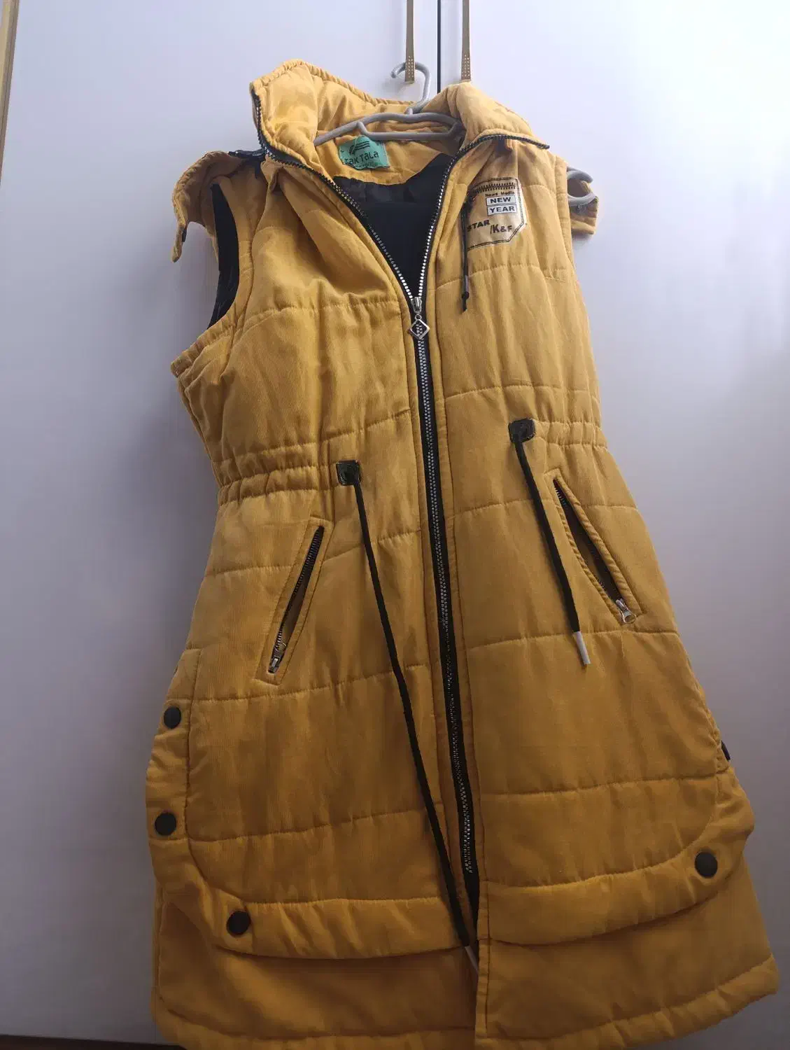 پافر و پالتو|لباس|کبودرآهنگ, |دیوار