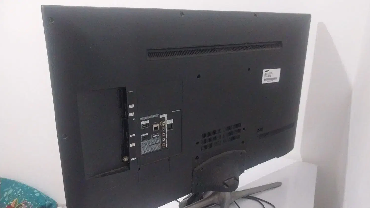 تلویزین ال ای دی ۴۰ اینچ اسمارت به شرط سالم|تلویزیون و پروژکتور|املش, |دیوار