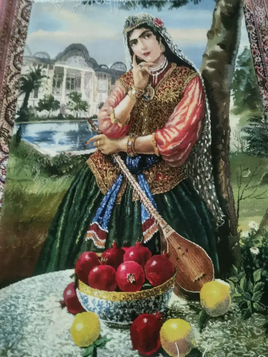 تابلوفرش ،دختر قاجار و گلدان ، ابریشم دستبافت.|تابلو فرش|شاهین‌شهر, عطار|دیوار