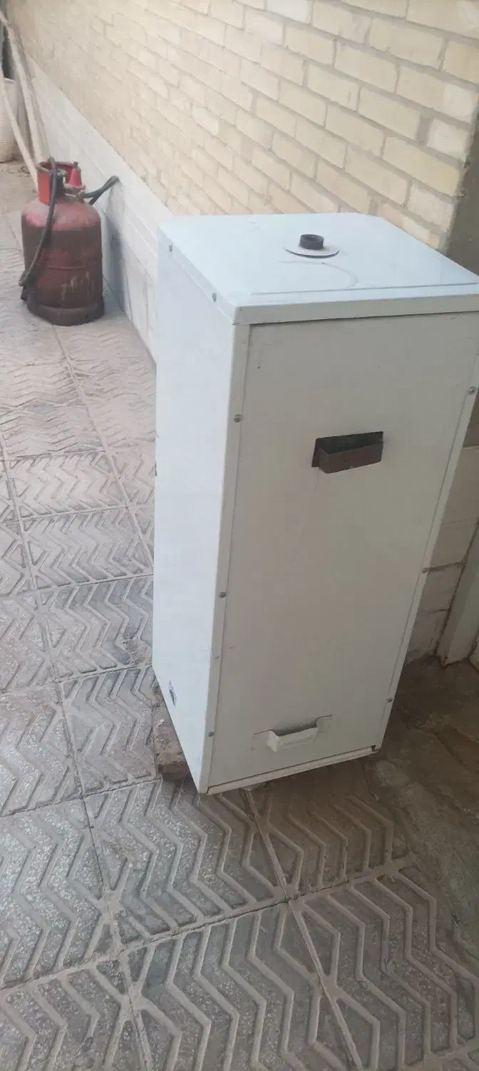 آبگرمکن 50لیتری|آبگرمکن، پکیج، شوفاژ|یزد, |دیوار