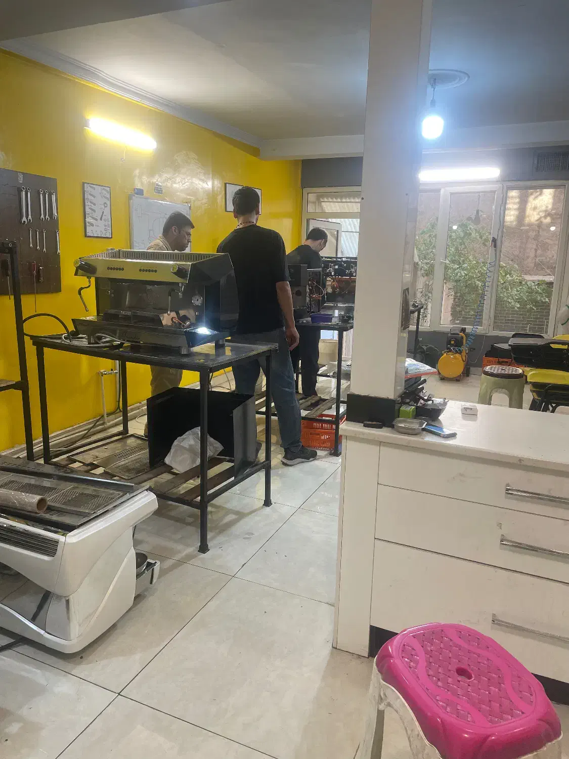 تعمیر دستگاه اسپرسو صنعتی|خدمات پیشه و مهارت|الیگودرز, |دیوار