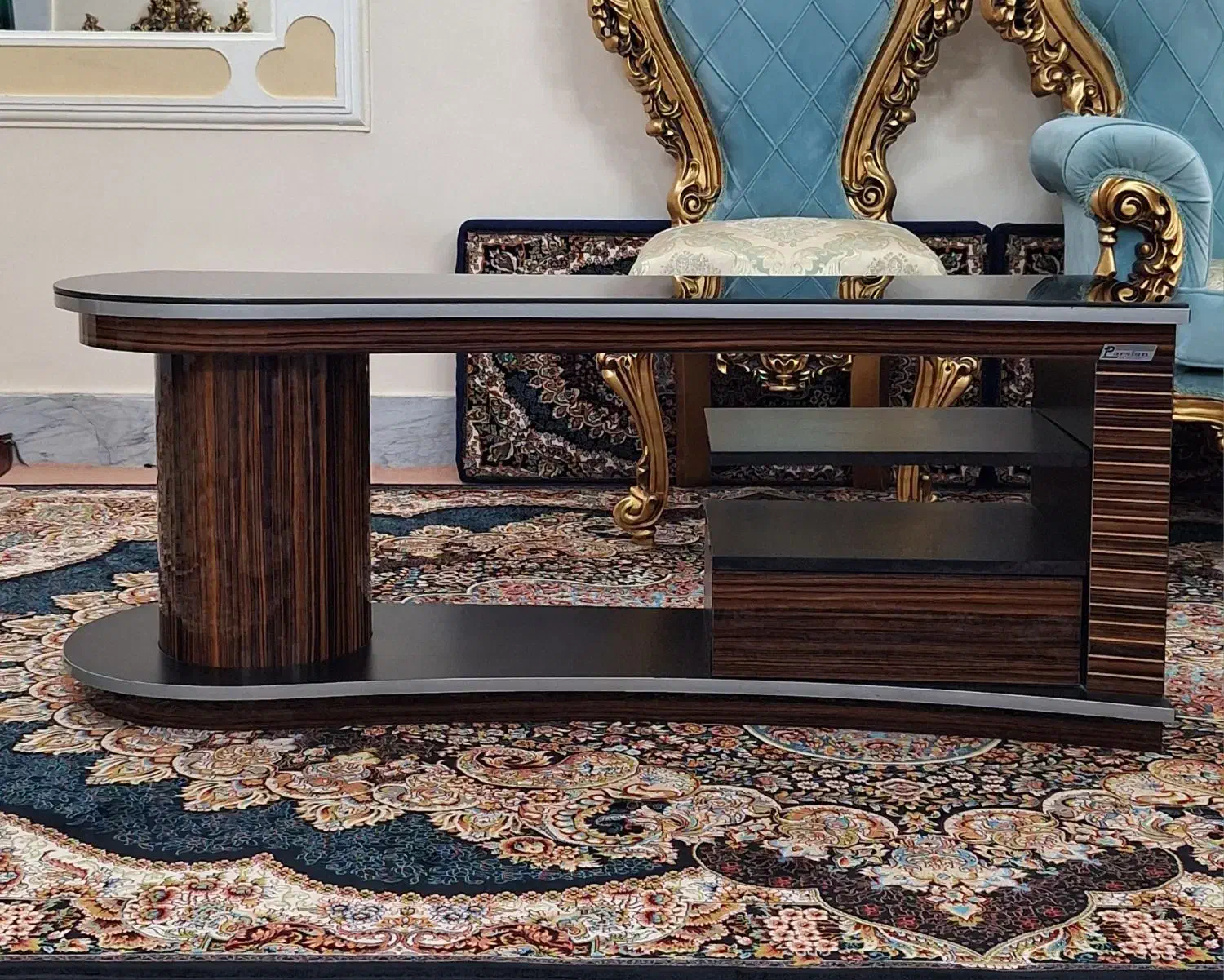 میز زیر تلویزیون در حد نو|میز تلویزیون|بروجرد, |دیوار