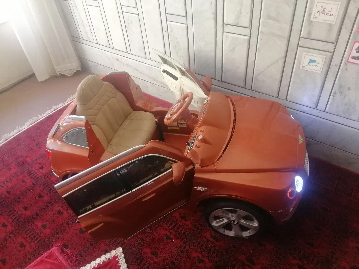 ماشین شارژی لاکچری با 2تا باطری نو2025|اسباب‌‌بازی|اصفهان, بوستان ناژوان|دیوار