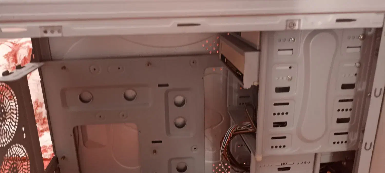 ۱ عدد کیس خالی به فروش می رسد|قطعات و لوازم جانبی رایانه|تبریز, |دیوار