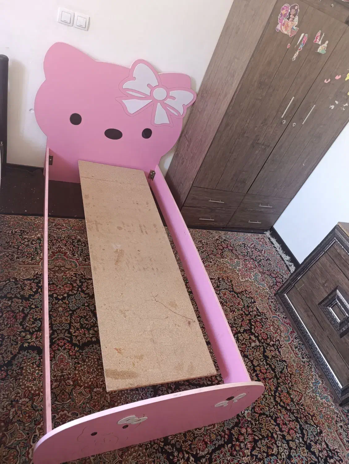 تخت کودک|تخت و صندلی بچه|شیراز, سلطان آباد|دیوار