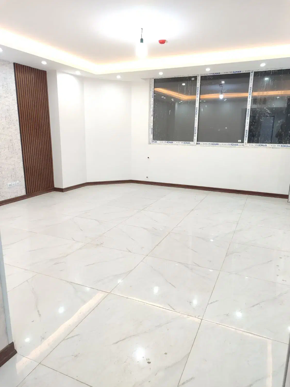 کشاورز جنوبی/100متر/3 خواب/تک واحد/با وام|فروش آپارتمان|شاهین‌شهر, فدک|دیوار