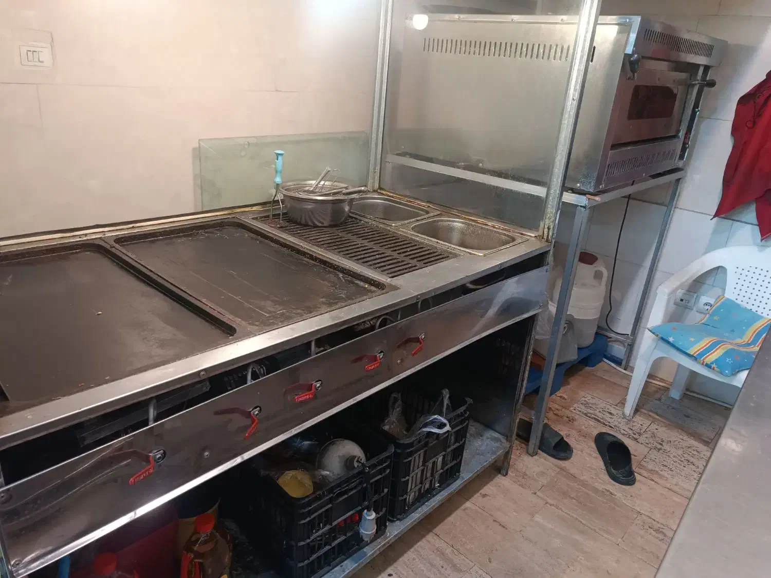 کلیه وسایل ساندویچی کامل با مغازه واگذار میشود|کافی‌شاپ و رستوران|پاکدشت, پاکدشت (مامازند)|دیوار