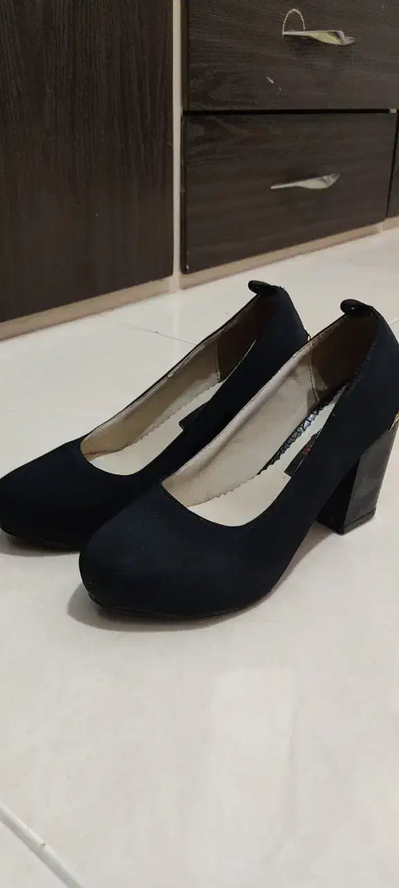 کفش پاشنه بلند|کیف، کفش، کمربند|قم, لسانی|دیوار