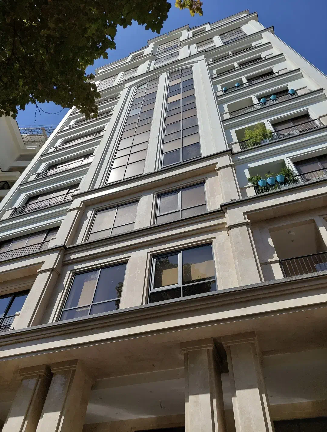 فرمانیه شرقی ( برج باغ ) ۱۳۱ متر ۲ خوابه باشکوه