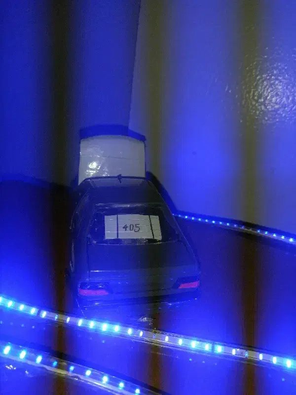 ماشین اسپرت در خفاشی و صندوق دار|اسباببازی بچه|بروجن, |دیوار