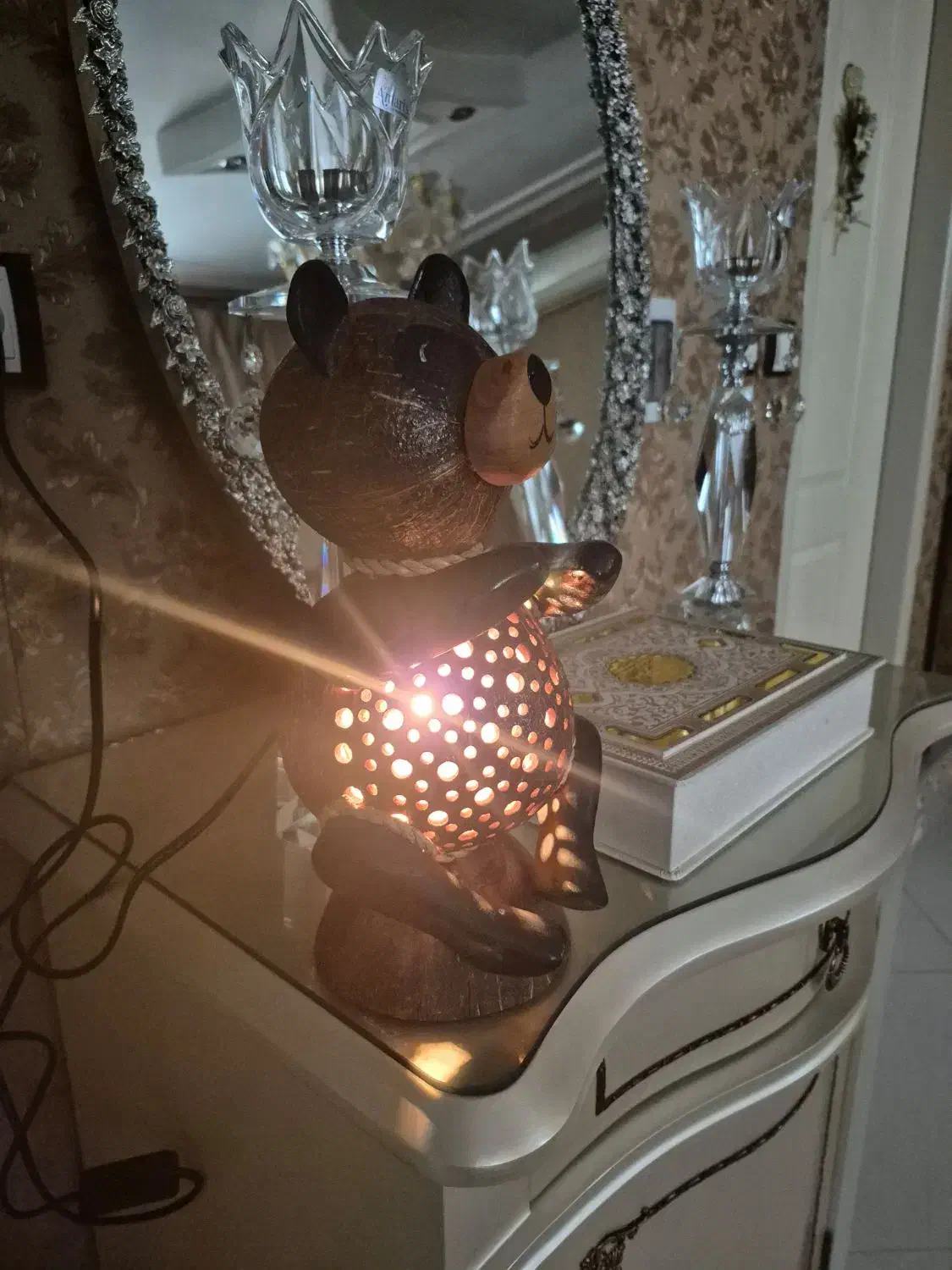 چراغ خواب|چراغ خواب و آباژور|ری, دیلمان|دیوار