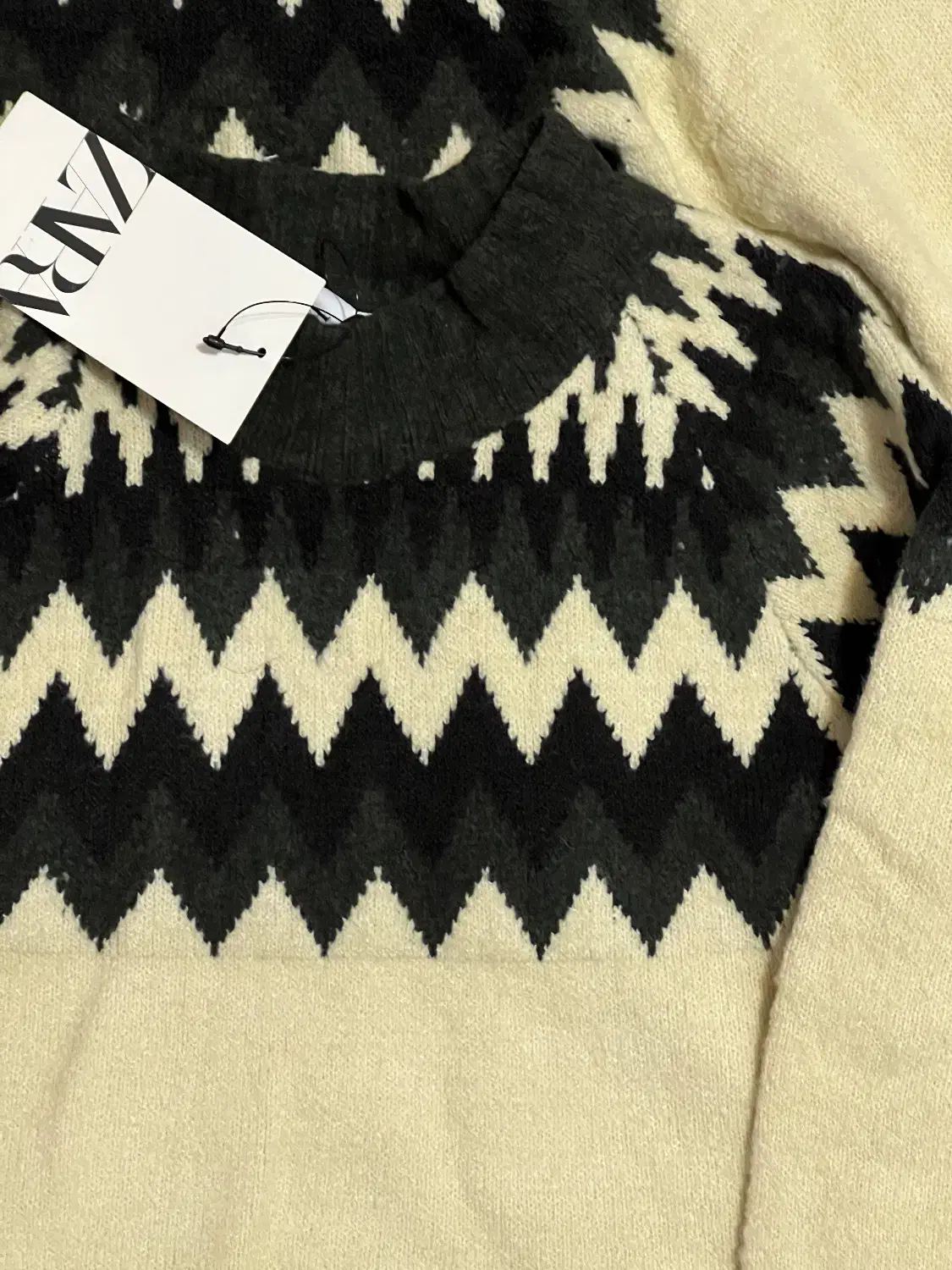 بافت زارا|لباس|رودسر, |دیوار