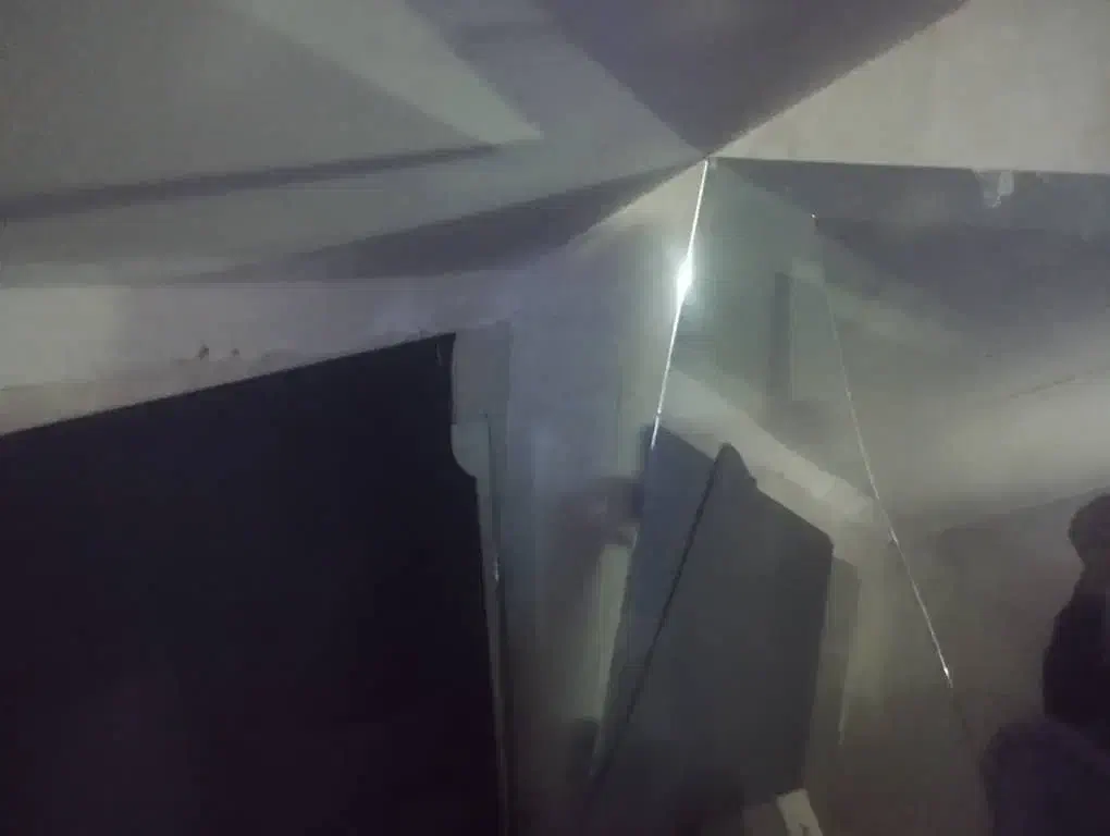 تعدادی جام آینه|آینه|مبارکه, |دیوار