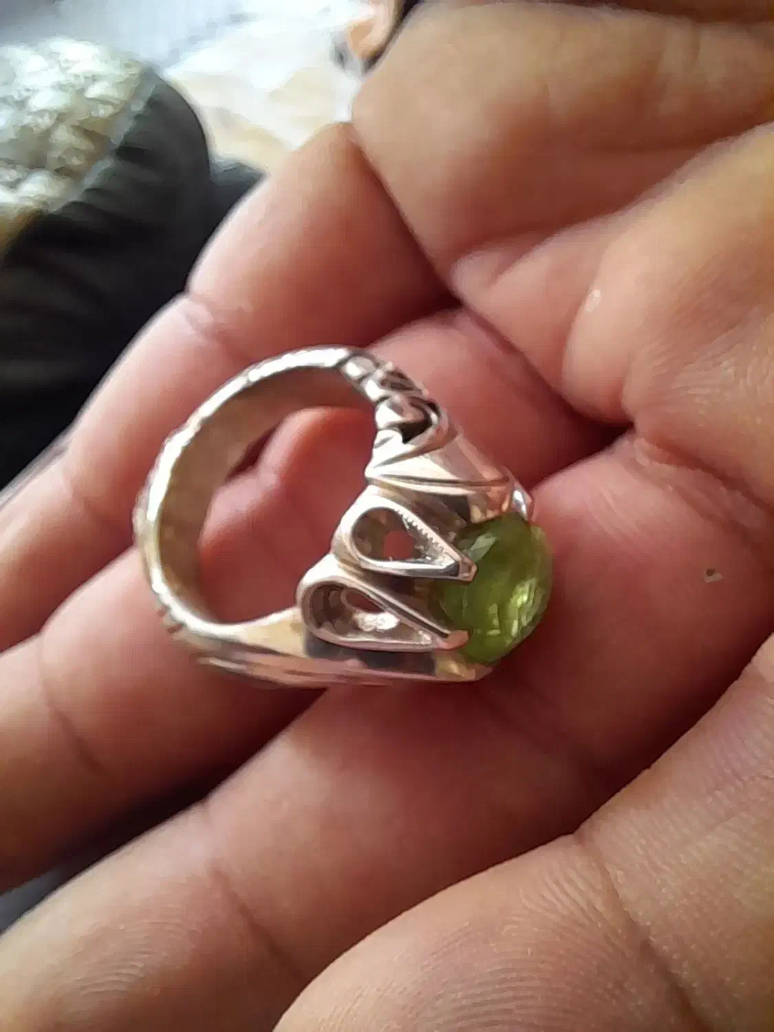 زبرجد دستساز|جواهرات|اصفهان, باغ فدک|دیوار