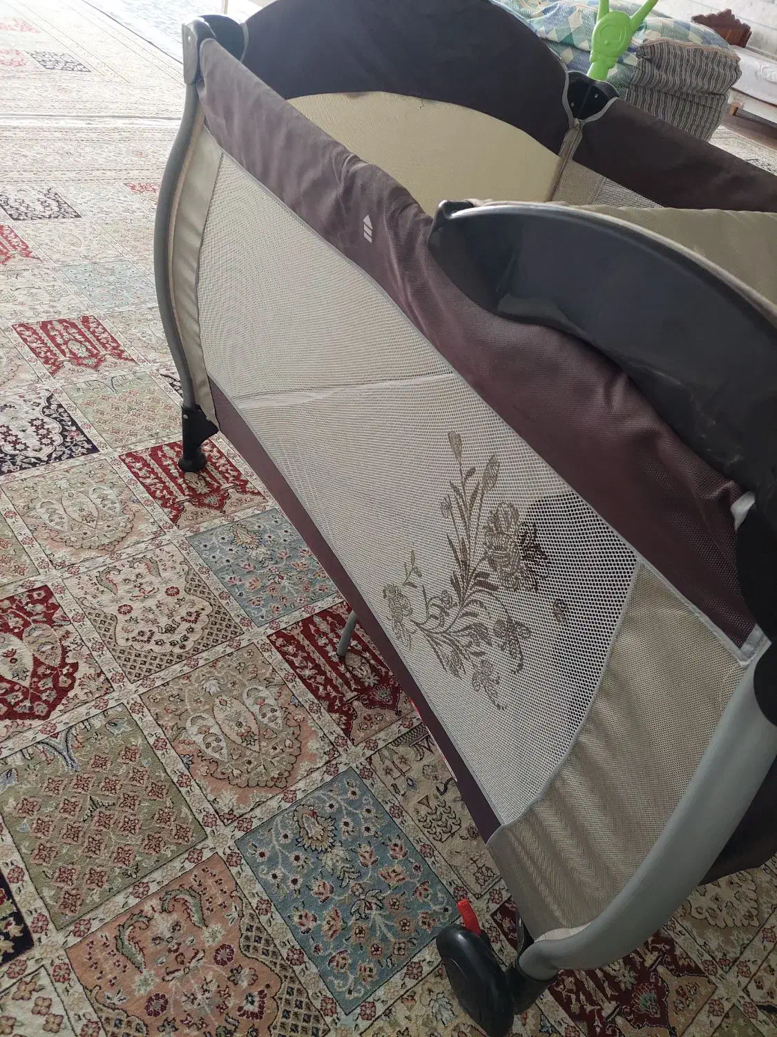 تخت پارک کودک  خارجی بسیار کار بردی|تخت و صندلی بچه|خمینی‌شهر, |دیوار