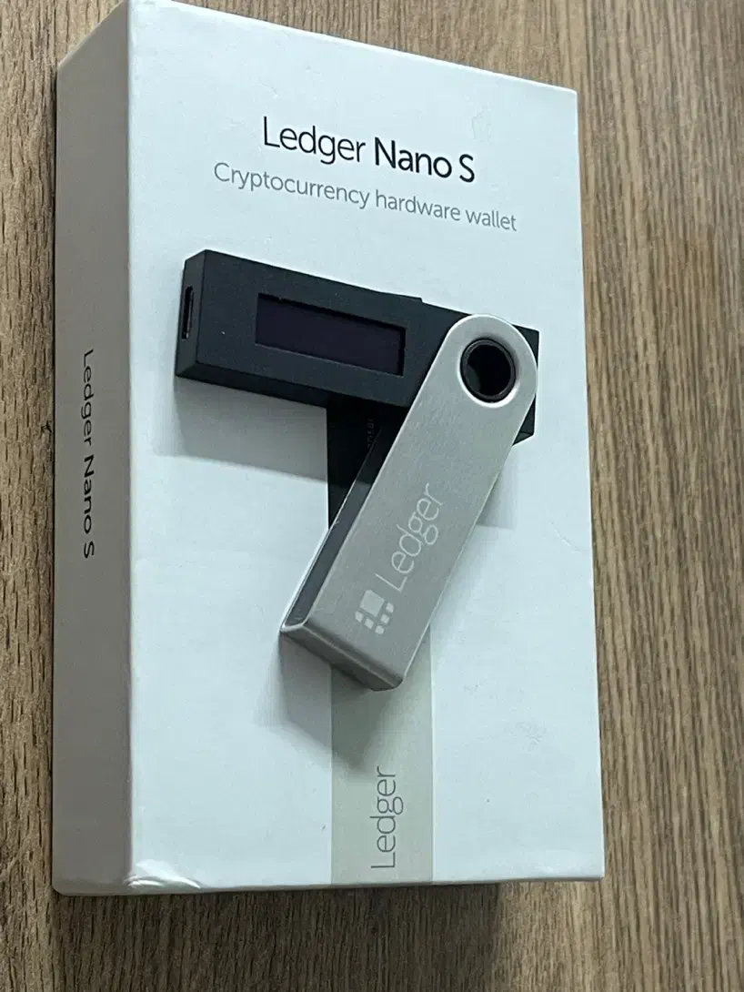 ولت سخت‌افزاری Ledger Nano S|قطعات و لوازم جانبی رایانه|تهران, سنائی|دیوار