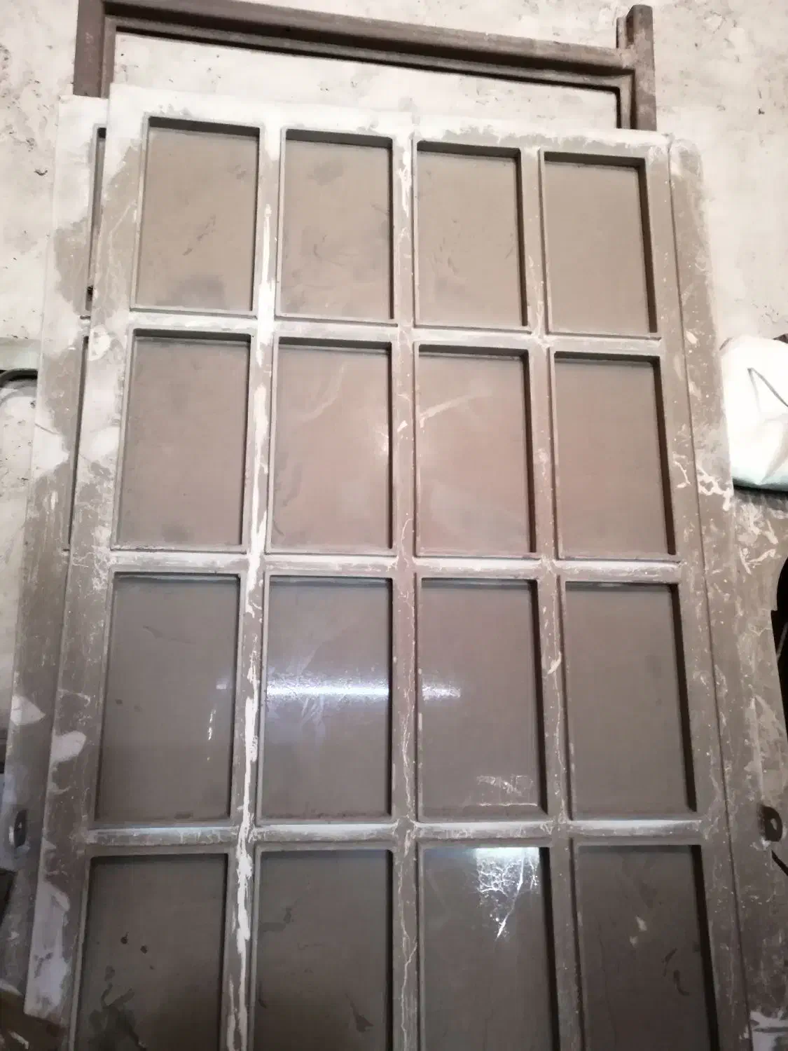 تعدادی درب و پنجره|مصالح و تجهیزات ساختمان|یزد, |دیوار