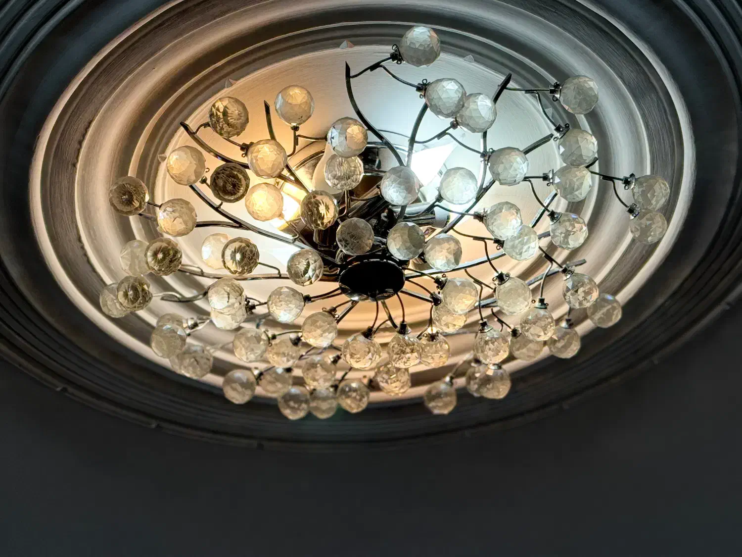 لوستر|لوستر و چراغ آویز|اصفهان, مصلی|دیوار