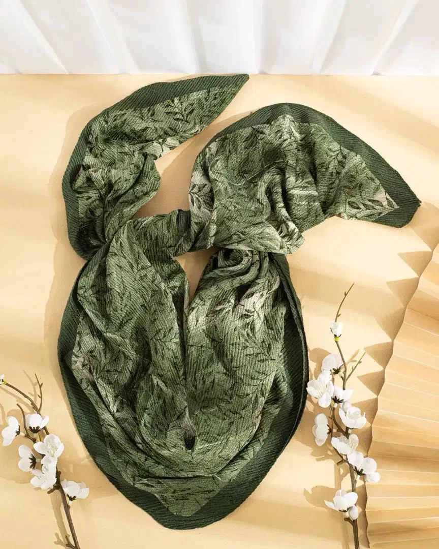 روسری برشکا پلیسه مگنولیا|لباس|قائن, |دیوار