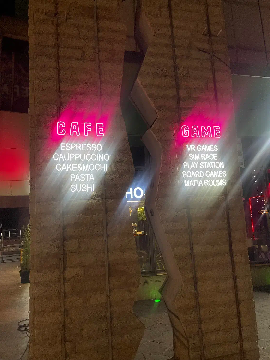 نیروی خدماتی سالن خانم|استخدام خدمات فروشگاه و رستوران|همدان, |دیوار