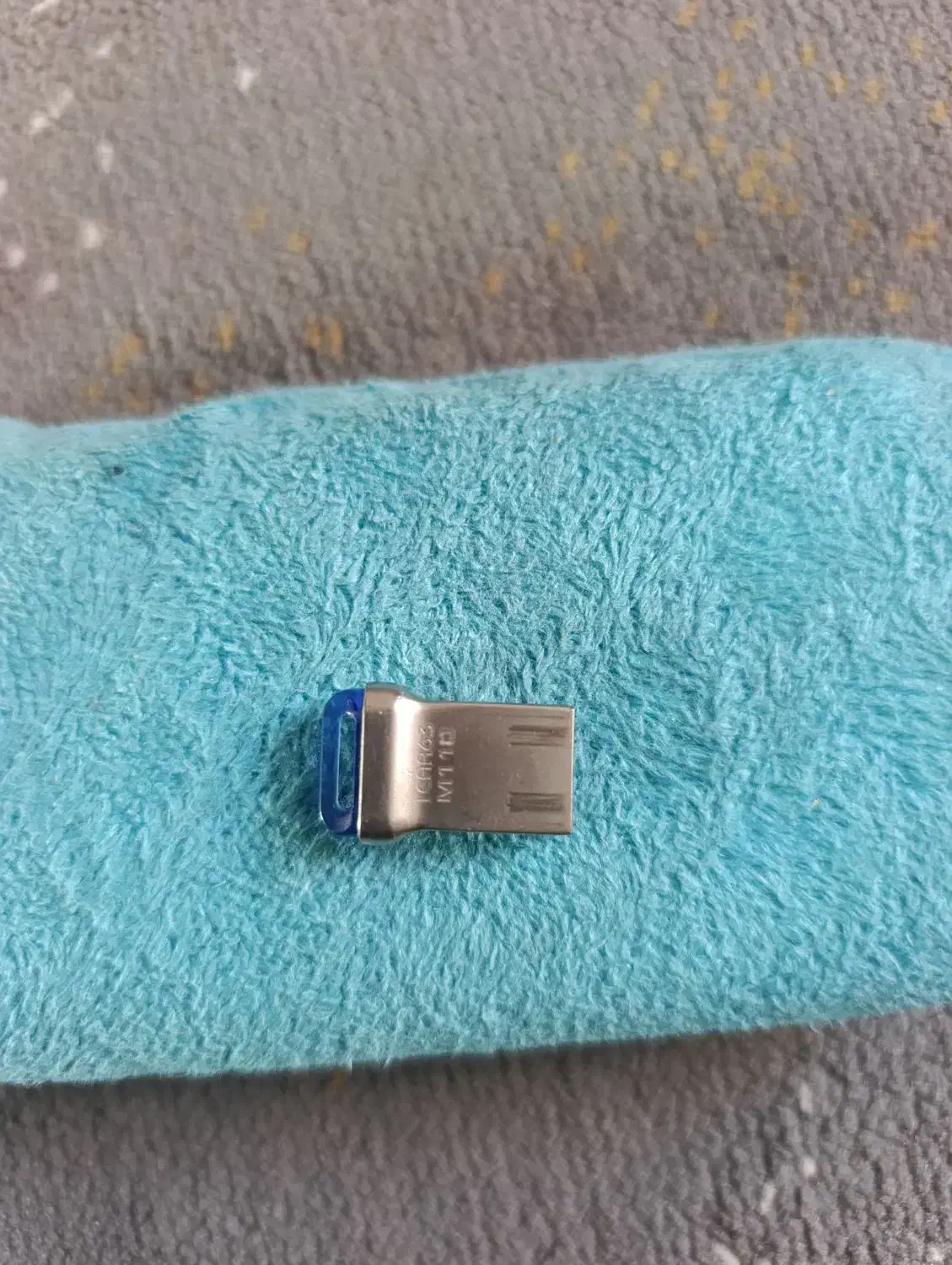 مموری فلش|لوازم جانبی موبایل و تبلت|پرند, فاز ۶|دیوار