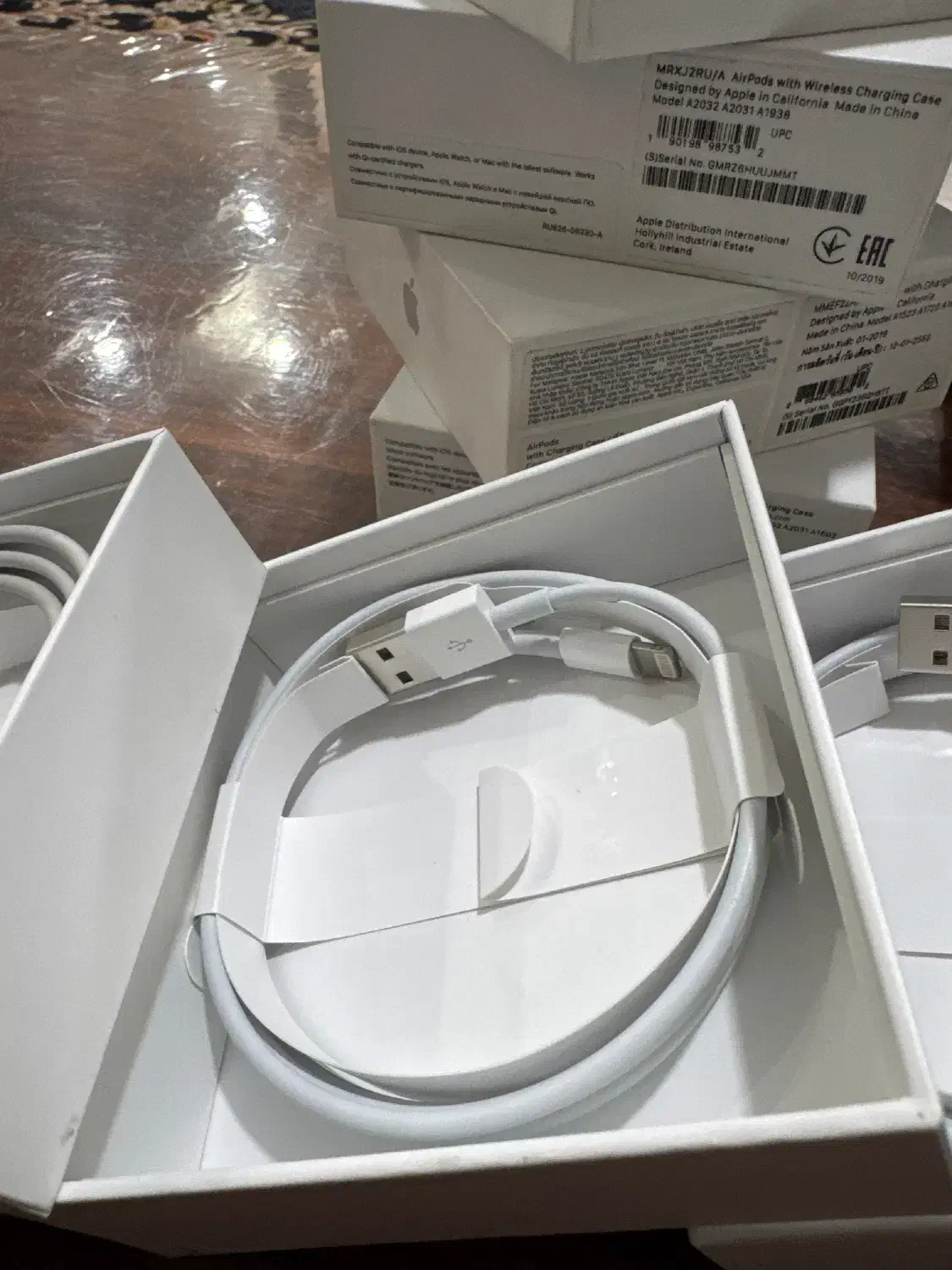 کابل و جعبه ایرپاد ۲ اصلی آیفون|لوازم جانبی موبایل و تبلت|دماوند, گیلاوند|دیوار