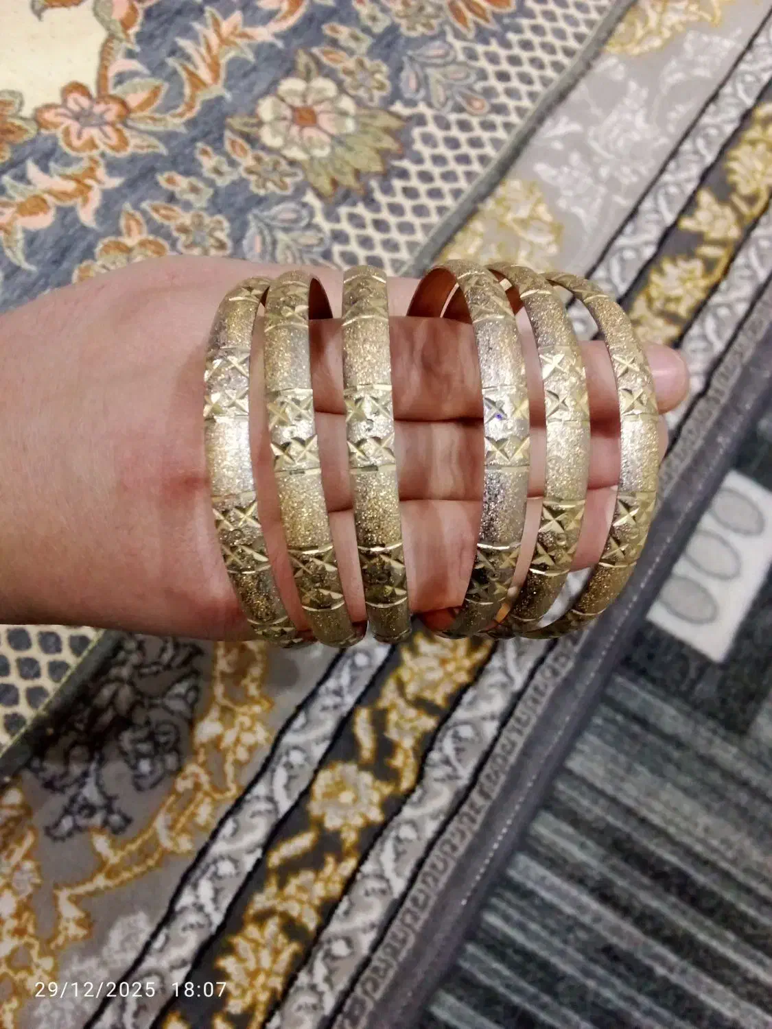 النگو|بدلیجات|سیلوانه, |دیوار