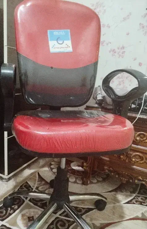 صندلی و میز|میز تحریر و کامپیوتر|اسلام‌شهر, شهرک قائمیه|دیوار