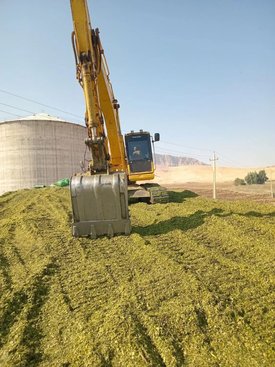 بیل مکانیکی کوماتسو 220 خط ۷|خودرو سنگین|ازگله, |دیوار