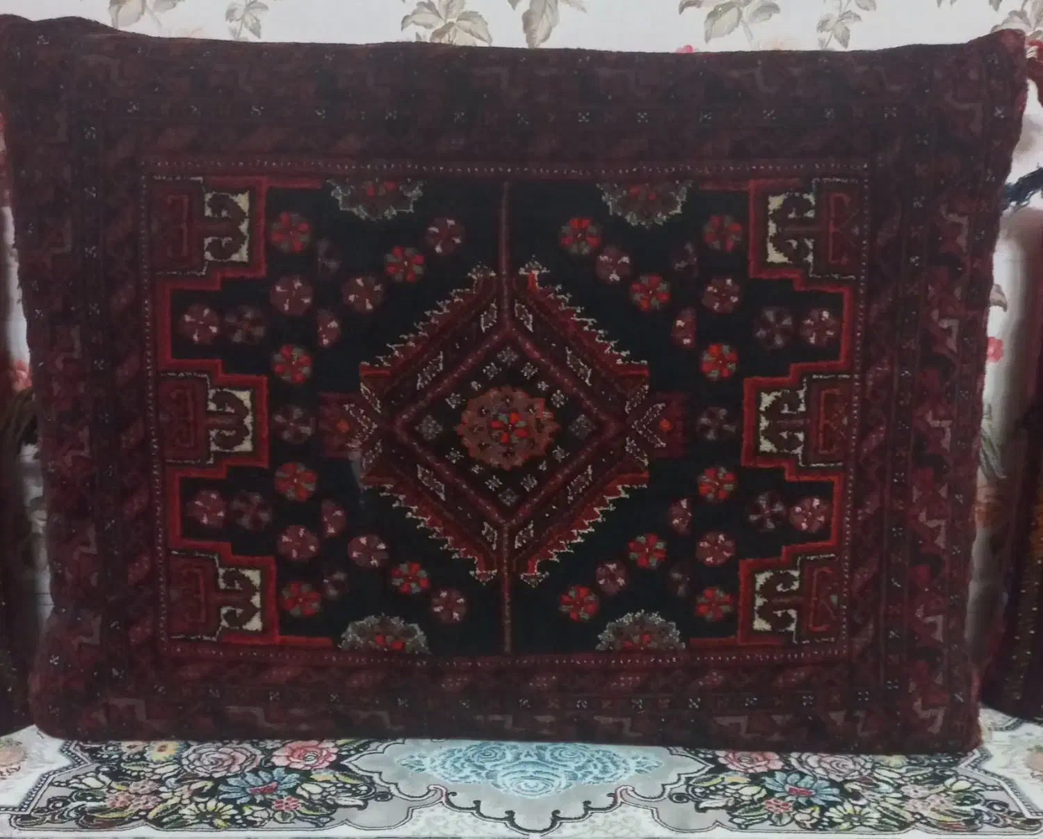 پستی دستباف پشمی|پشتی|مشهد, سرافرازان|دیوار