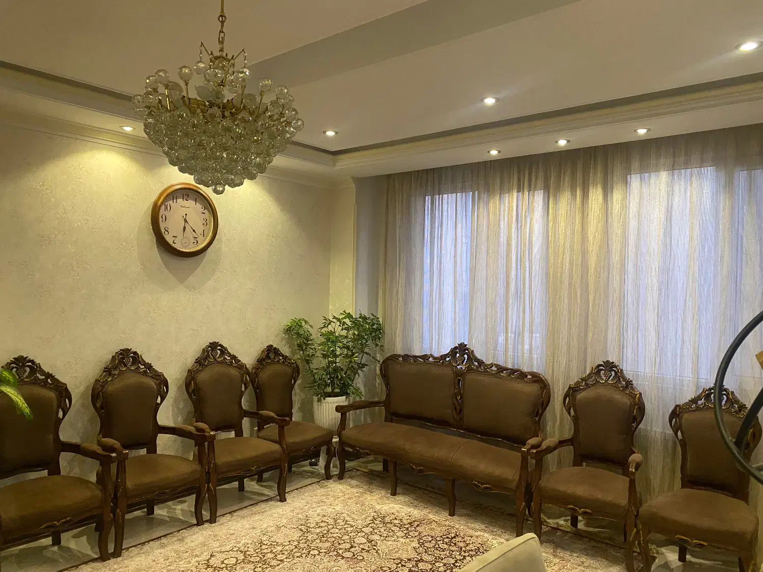 فروش مبل سلطنتی چوب گردو دسته دوم|مبلمان خانگی و میز عسلی|تهران, کرمان|دیوار